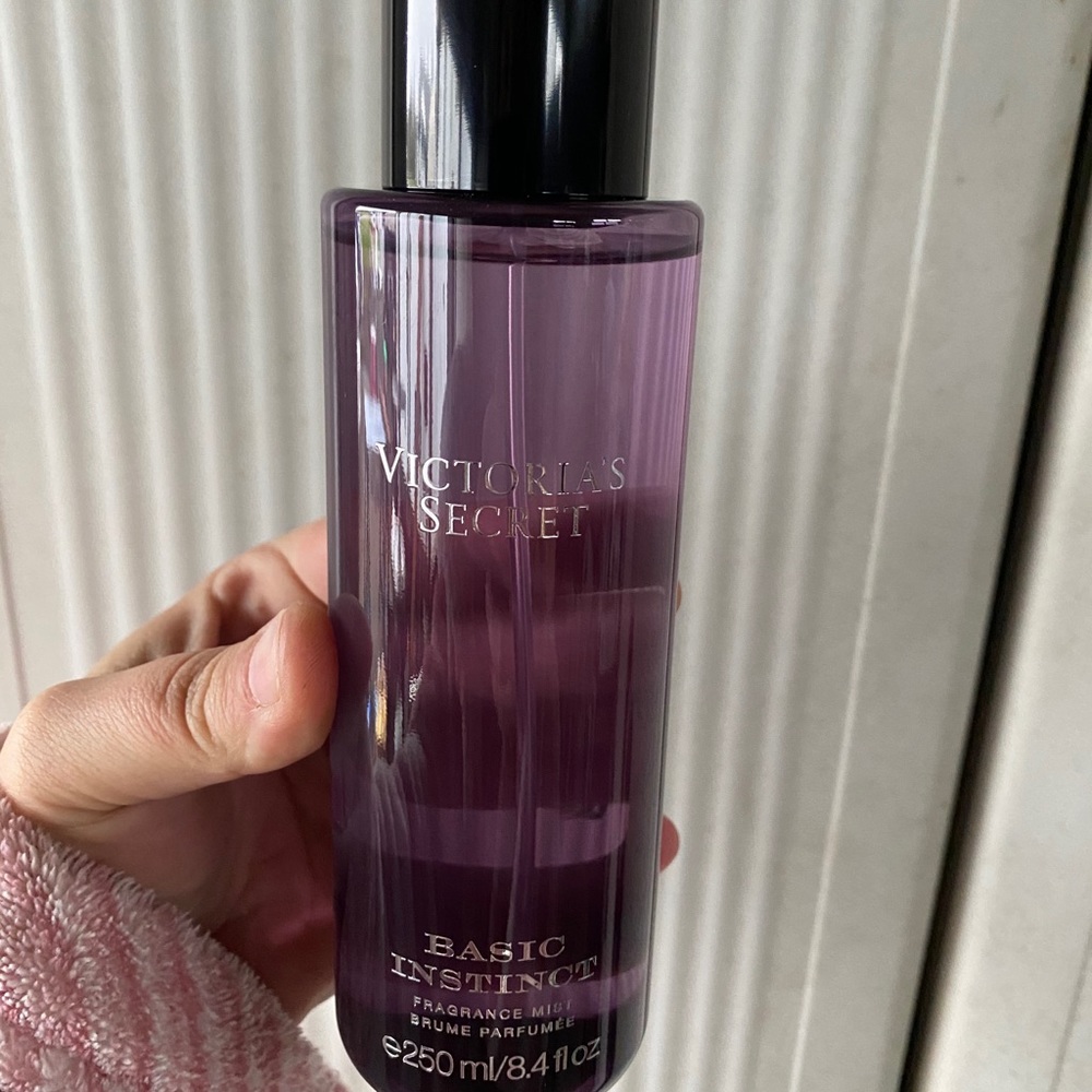 Victoria’s Secret Basic Instinct 8.4oz mist